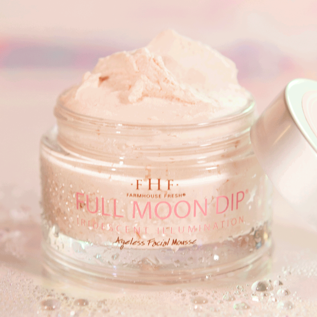Full Moon Dip Iridescent Illumination Ageless Facial Mousse